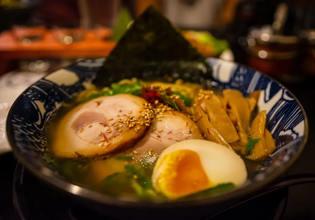 澄んだスープ — 醤油ベース